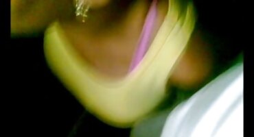 ലിലാക് പാന്റീസ് ലെ മിൽഫ് എടുത്തു വലിയ അയൽക്കാരൻ മൊത്തം