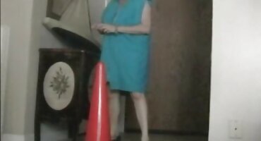 ലോണൽ മിൽഫ് മിൽഫ് പുതിയ അയൽക്കാരന്റെ വലിയ കോഴി അവളുടെ പുസ്സി അവതരിപ്പിച്ചു