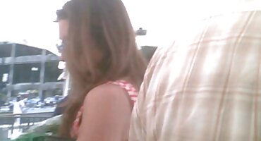 സെക്സിനുശേഷം അവളുടെ മുഖത്ത് സ്റ്റെപ്ഡാഡ് തന്റെ വളർത്തുമകൾ കവിളിലും കം കൊടുത്തു