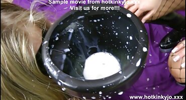 കിടപ്പുമുറിയിൽ ഒരു അധഃപതിച്ച സോളോ ഉണ്ട് അവളുടെ സ്റ്റെപ്ഡാഡ് അവളെ തല്ലി