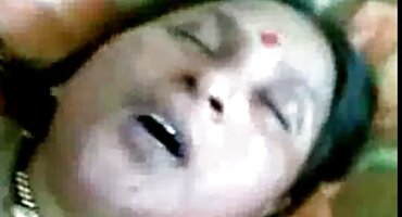 ലൈംഗിക ബന്ധത്തിന് മുമ്പ് ഓറൽ സെക്സ് ഉപയോഗിച്ച് പരസ്പരം ഇഷ്ടപ്പെടുന്നു