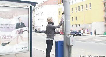 മൂത്ത സഹോദരി സഹോദരന്റെ കോഴി നുകർന്നു അവളുടെ പുസ്