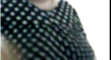 രണ്ട് സുന്ദരികളായ ലെസ്ബിയൻസ് ആദ്യം പരസ്പരം കൈമാറുകയും പിന്നീട് ഒരു ആൺകുട്ടിയുമായി ഫക്ക് ചെയ്യുകയും ചെയ്യുന്നു