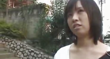 ഒരു സുഹൃത്തിനെ ലൈംഗിക ബന്ധത്തിന് ക്ഷണിച്ച് യുവതി; വീഡിയോ വൈറലാകുന്നു