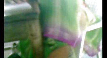 രണ്ട് യുവതികളുടെ മനോഹരമായ ലെസ്ബിയൻ പരിസരം ഒരു രതിമൂർച്ഛയിൽ അവസാനിച്ചു