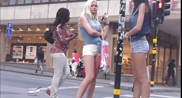 ഫിഷ്നെറ്റ് ൽ യുവ ഹോട്ട് ഒരു മനുഷ്യൻ ഇറച്ചി സവാരി