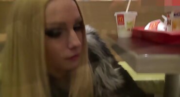 മണവാട്ടി വിവാഹത്തിൽ നിന്ന് ഓടി രക്ഷപ്പെട്ടു, വഴിയിൽ ആദ്യത്തേത് നശിപ്പിച്ചു