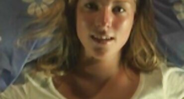 ഒരു മണിക്കൂറോളം തന്റെ പ്രിയപ്പെട്ടവനെ പിഗ് ടെയ്ലുകളും ചെറിയ ടിറ്റുകളും ഉപയോഗിച്ച് പന്നിപ്പനി ബാധിച്ചു