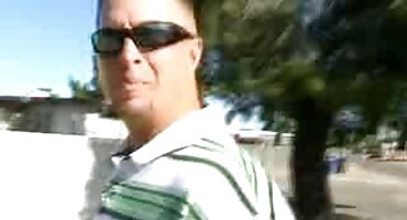 ഡോഗി സ്റ്റൈൽ ആൺ ഒരു ഇറുകിയ കഴുത ഒരു പെൺകുട്ടി