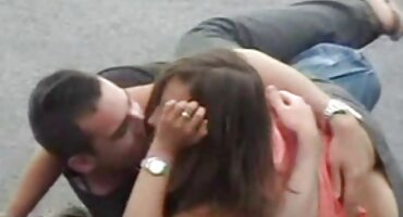 അശ്ലീല കാസ്റ്റിംഗിൽ വെളുത്ത ചുണ്ടുകൾ ഒരു മനുഷ്യന്റെ ഇറുകിയ അനൽ പാസേജിൽ ഫക്ക്സ് ചെയ്യുന്നു