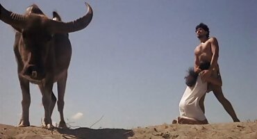 സെക്രട്ടറി അത് നുകരാൻ ആഗ്രഹിച്ചപ്പോൾ പക്വതയുള്ള ബോസ് ഒരു ബ്ളോഗ് ഉപേക്ഷിച്ചില്ല