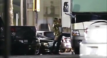 സൂത്ര ആൾ ഒരു ഹാർഡ് ഫാലസ് വേണ്ടി വികാരാധീനനായ സ്ട്രോക്കിംഗ് ലഭിക്കുന്നു