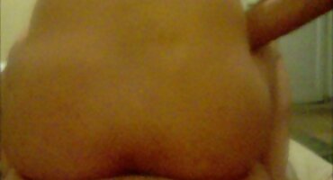 ലസ്റ്റ് ബി ബാബ അവളുടെ സുഹൃത്തിനെ ഒരു റബ്ബർ കോഴി ഉപയോഗിച്ച് പുസ്സിയിൽ