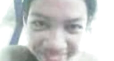 പോഷ് ബേബ് അവളുടെ സമനിരപ്പുണ്ടാക്കുക ഒരു വലിയ കറുത്ത കോക്ക് ലഭിക്കുന്നു കം വിഴുങ്ങുന്നു