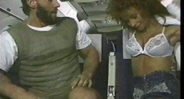 ഒരു സുന്ദരിയായ പെൺകുട്ടിയിൽ ആഴത്തിലുള്ള നുഴഞ്ഞുകയറ്റം