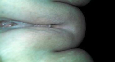 കുട്ടി ഒരു വലിയ കോഴി കൊണ്ട് സ്കൂൾ കുട്ടിയെ ഛർദ്ദിക്കുകയും കം കുടിക്കുകയും ചെയ്തു