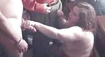 നേർത്ത ലെസ്ബിയൻ നീല മുടി യുവ സുഹൃത്ത് ഇറുകിയ സമനിരപ്പുണ്ടാക്കുക