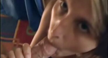 ഏഷ്യൻ ഒരു കറുത്ത മനുഷ്യൻ നഗ്നനായി കഴുത കാണിച്ചു റിയർ ദ്വാരങ്ങൾ ഒരു വലിയ കുകന് എടുത്തു