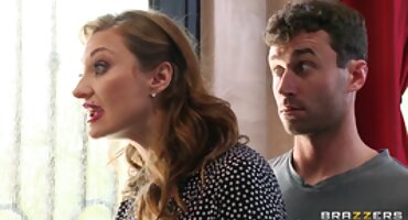 ഹ്രസ്വ സ്കർട്ട് സുന്ദരിയായ സ്കൂൾ അധ്യാപകൻ നഗ്നനാക്കി