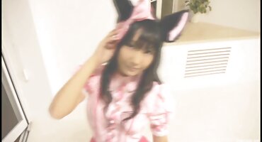 കുളിമുറിയിൽ ലൈംഗിക ബന്ധത്തിന് ശേഷം, ഒരു ദമ്പതികൾ സോഫയിൽ വീഴുന്നു