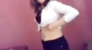 ലസ്റ്റ് ബിയോണ്ട ബ്ലോണ്ടിന് രണ്ട് ഉറച്ച പിസ്റ്റണുകൾ വിടുന്നു