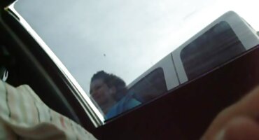 ഷെഫ് ഹോസ്റ്റസ് ഇറുകിയ സമനിരപ്പുണ്ടാക്കുക തന്റെ കോഴി