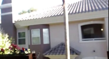 ഒരു കണ്ണുനീർ കൊണ്ട് സുന്ദരി ഒരു കാമുകി മാത്രമല്ല, കഴുത ഒരു ആൺകുട്ടിയും ഉണ്ട്