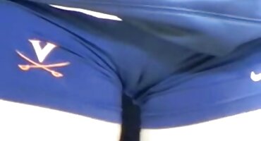 യോനിയിൽ ഒരു ബോൾട്ട് ചേർത്ത് എബണി നക്കുന്ന കുഞ്ഞുങ്ങൾ