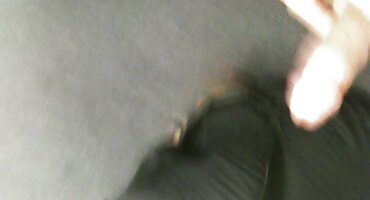 എബണി അവളുടെ വായിൽ ഒരു വലിയ കോഴി നീട്ടുന്ന വായിൽ ഒരു അപരിചിതന്റെ ഭാര്യ ശപിക്കുന്നു