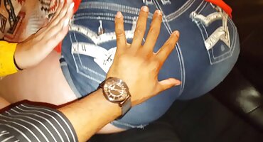 ഗൈനക്കോളജിസ്റ്റ് തന്റെ രോഗി വലത് ഓഫീസിൽ