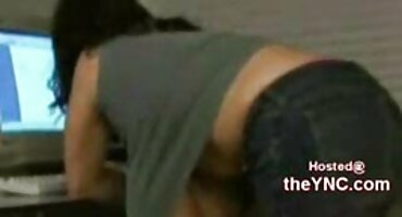 രണ്ട് ഗ്ലാമർ ഗേൾഫ്രണ്ട്സ് ഒരു ആൺകുട്ടിയുമായി പ്രണയത്തിലാകുന്നു