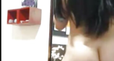 ക്ലാസിക്ക് കാമുകി ഉണ്ട് സുഹൃത്തിന്റെ കാമുകി ഒരു മധുരമുള്ള നീട്ടിയ യോനിയിൽ