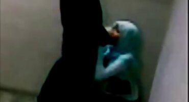 69 പൊസിഷനിൽ സ്റ്റോക്കിംഗിൽ ലെസ്ബിയൻ ആനന്ദം